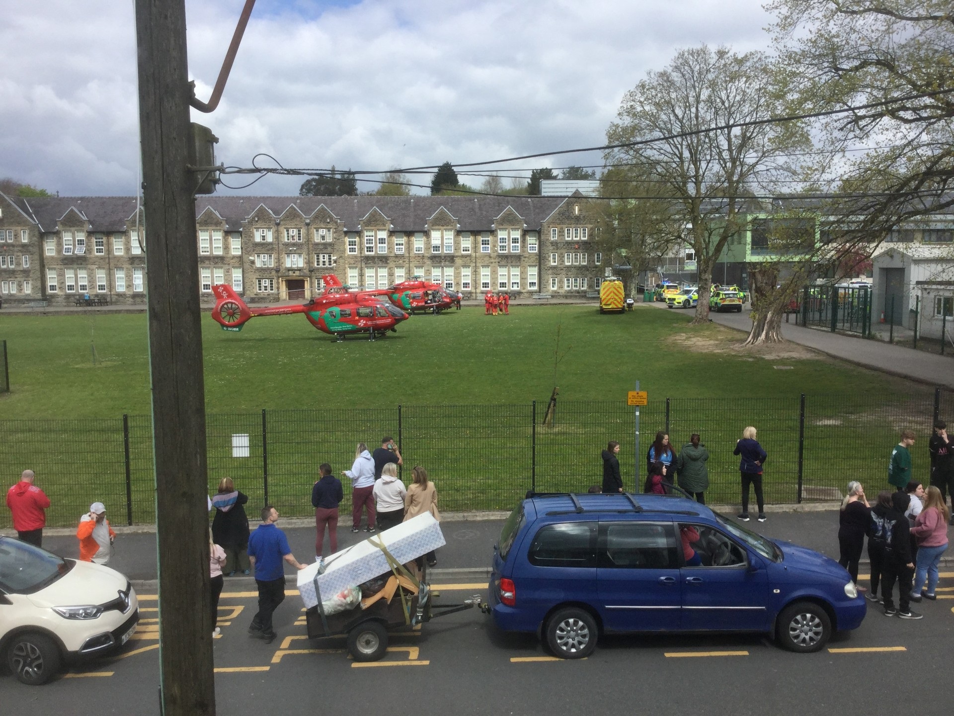 Auch zwei Hubschrauber landeten am Unfallort