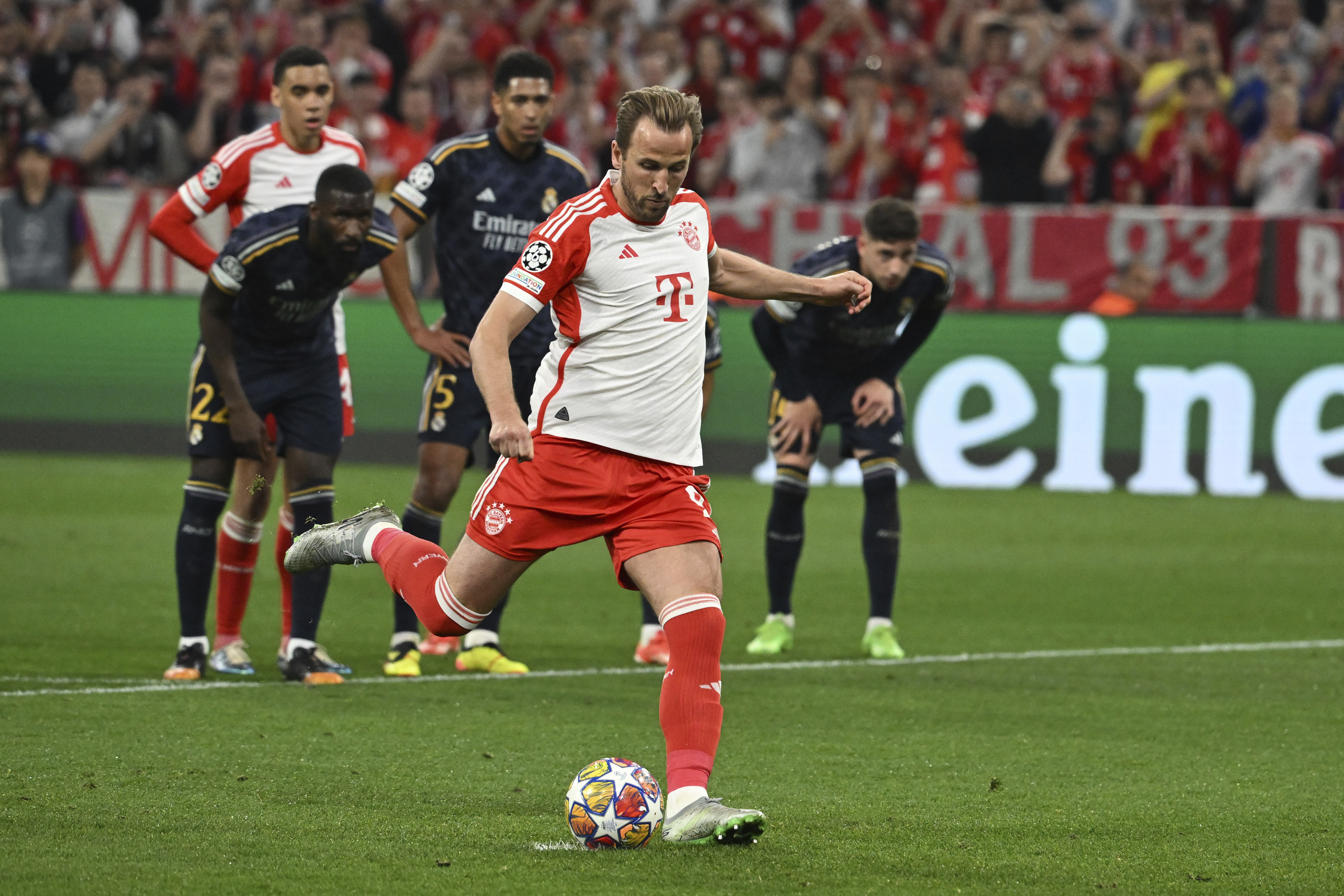 Harry Kane verwandelte beim 2:2-Unentschieden gegen Real Madrid einen Elfmeter für die Bayern