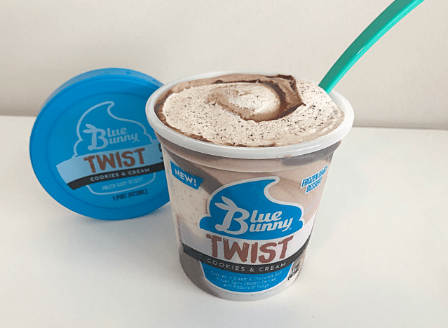 blue bunny twist open container 