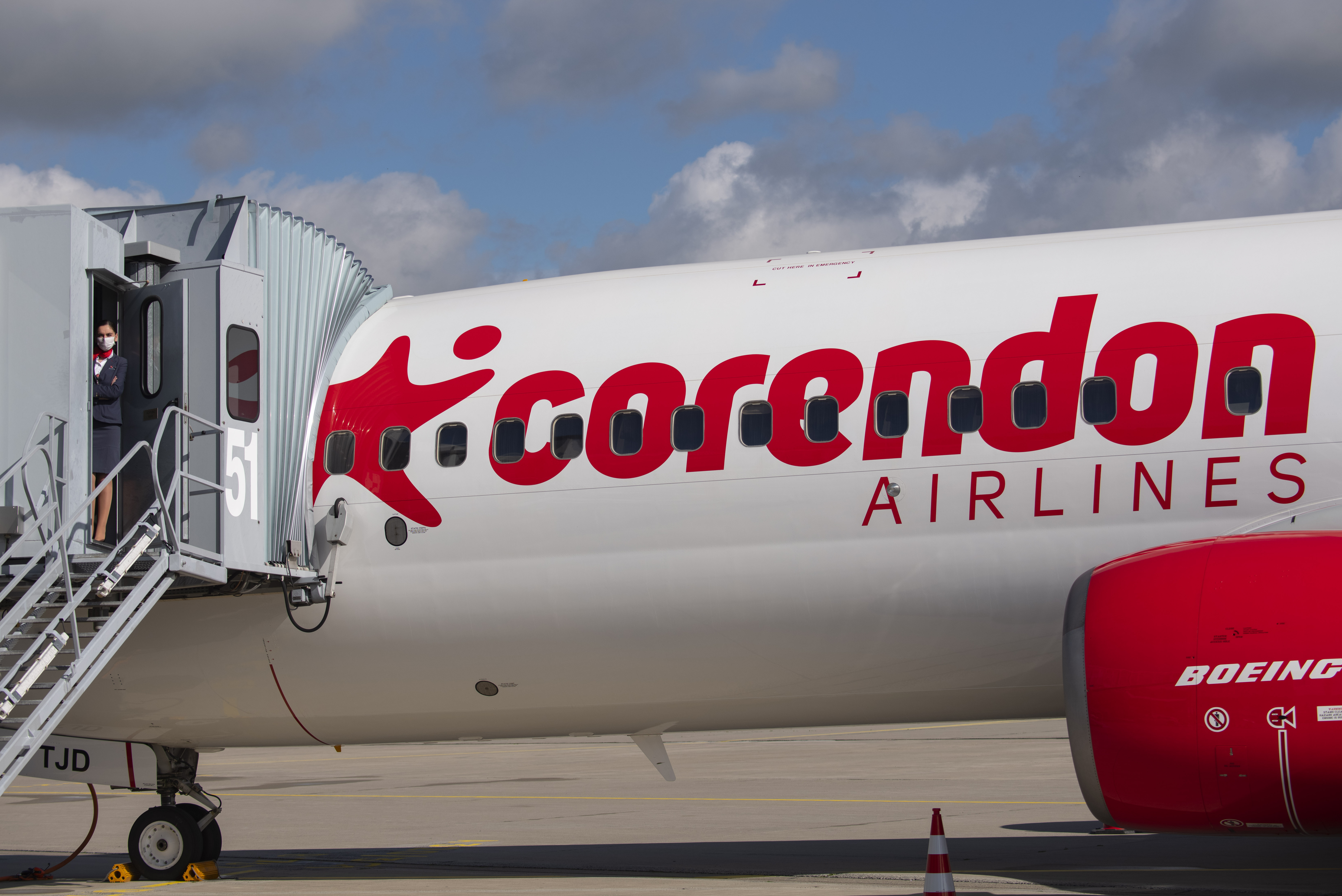 Corendon Airlines bestätigte, dass Passagiere 15 € bezahlen müssen, um einen größeren Koffer an Bord zu nehmen