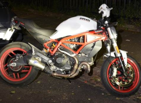 Die Met Police veröffentlichte gestern ein Foto des gestohlenen Motorrads, das bei der Schießerei verwendet wurde